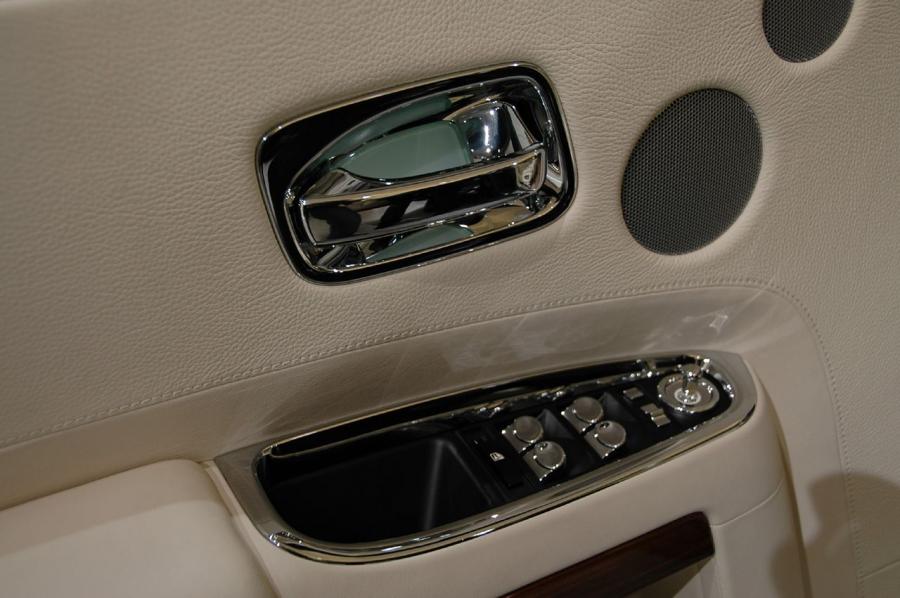  Rolls-Royce Ghost 2009 года  (фото 22 из 106)